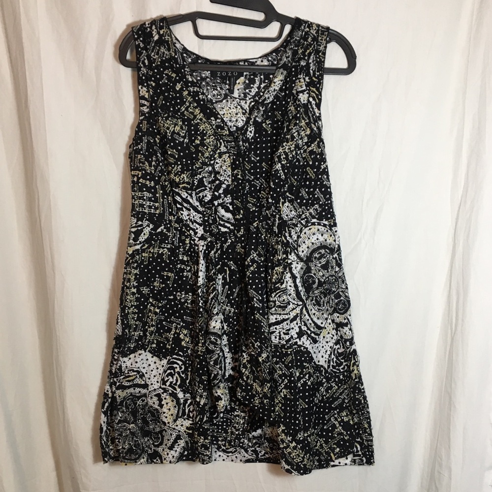 Zozo Tribal Print High Low Black and White Top